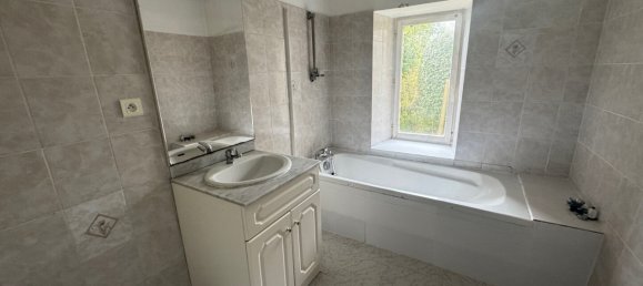 3 bedrooms House in Herbignac, France No. 109789 5