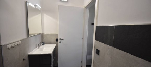 3 bedrooms Apartment in Turin, Italy No. 318615 6