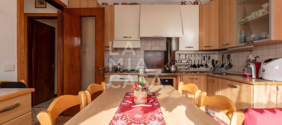 9 rooms House in Follina, Italy No. 77057 3