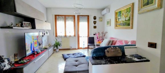 4 bedrooms Apartment in Carrara, Italy No. 319540 7