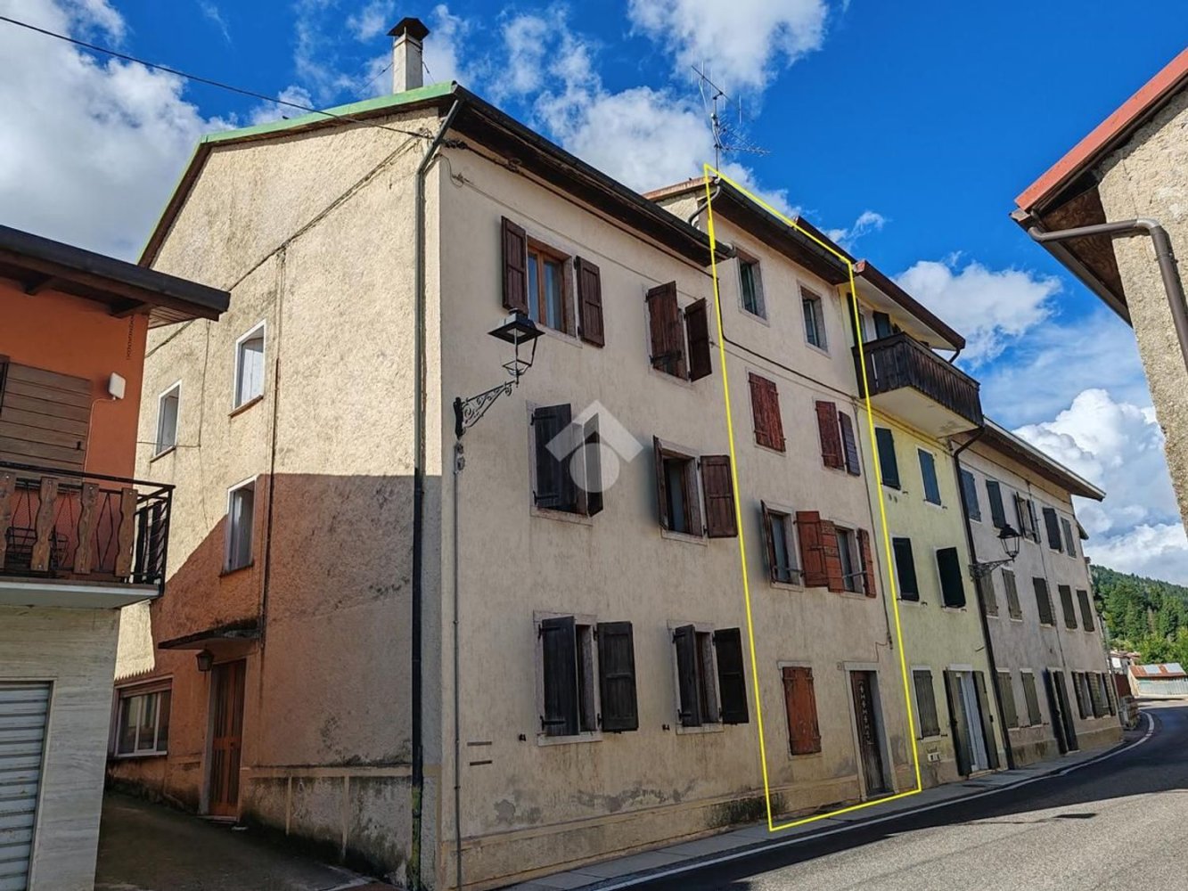 9 rooms House in Roana, Italy No. 279078