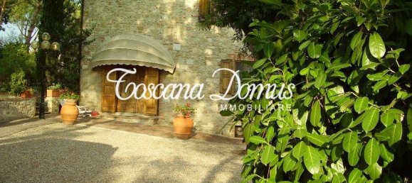 14 rooms House in Asciano, Italy No. 17963 3