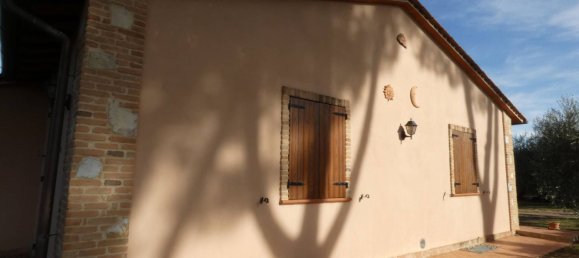 20 rooms House in Castiglione del Lago, Italy No. 147929 11