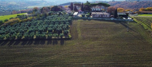 20 rooms House in Castiglione del Lago, Italy No. 147929 4