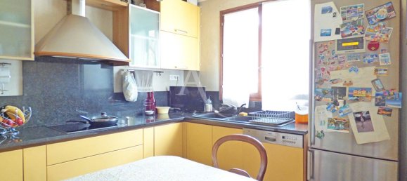 3 bedrooms House in Neuilly-sur-Marne, France No. 188092 4