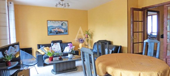 3 bedrooms House in Neuilly-sur-Marne, France No. 188092 2