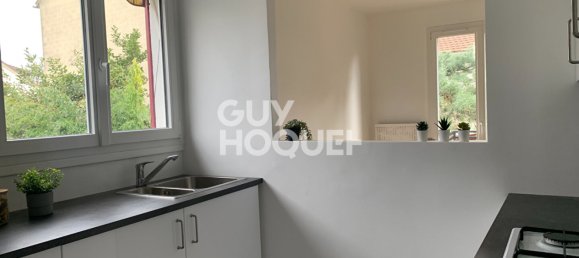 3 bedrooms House in Colombes, France No. 188742 5