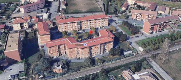 5 rooms Apartment in Settimo Torinese, Italy No. 10161 10