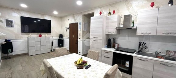 Apartamento de 4 habitaciónes en Genoa, Italy No. 89260 2