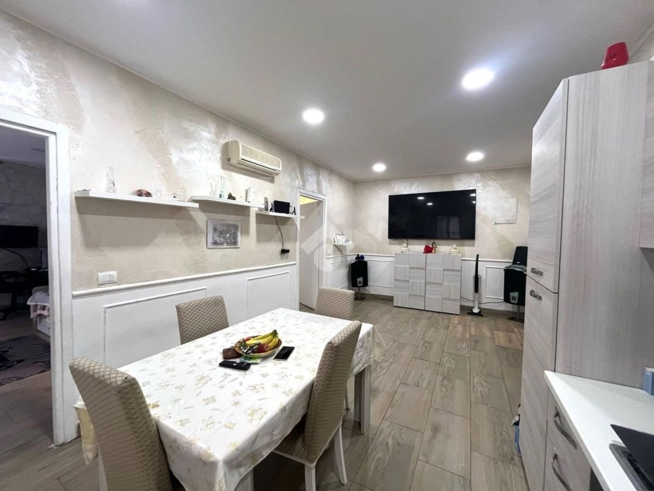 Apartamento de 4 habitaciónes en Genoa, Italy No. 89260