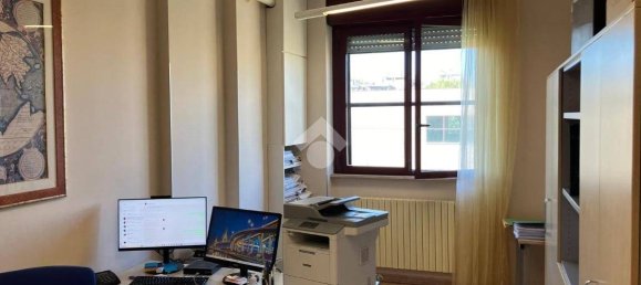 Bureau à Foggia, Italy 100m² No. 153876 13