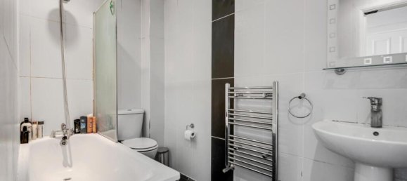 3 bedrooms Apartment in London, United Kingdom No. 12537 8