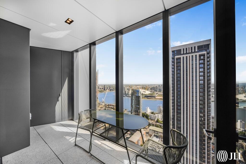 2 bedrooms Apartment in London, United Kingdom No. 8294