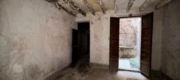 212m² Building in Palma de Majorca, Spain No. 155355 4