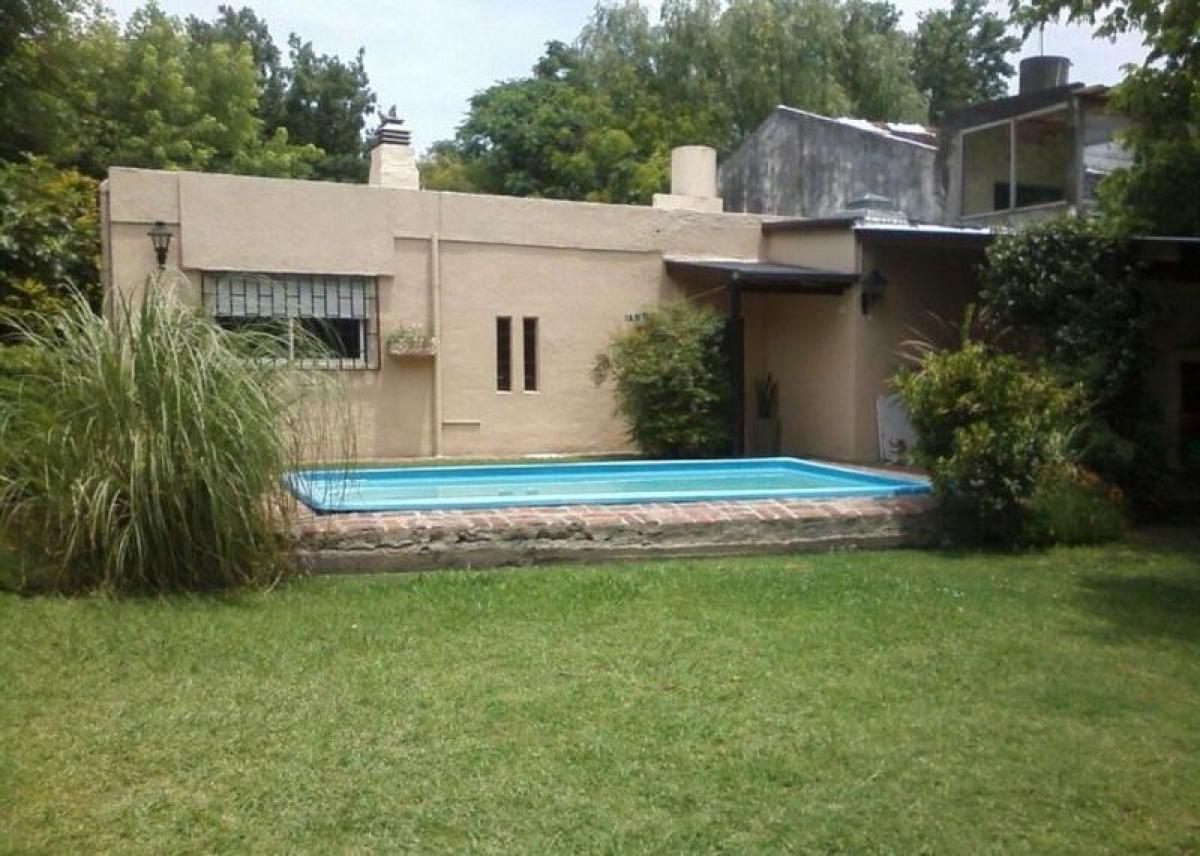 2 bedrooms House in Malvinas Argentinas, Argentina No. 17351