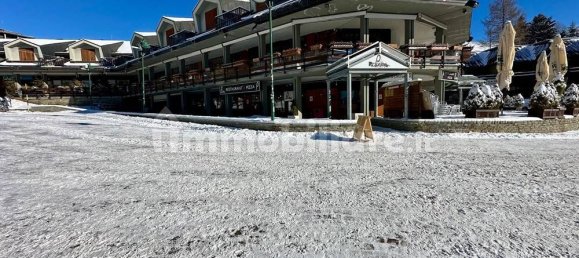 Propiedad comercial de 2 habitaciónes en Sestriere, Italy No. 71713 18
