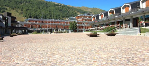 Propiedad comercial de 2 habitaciónes en Sestriere, Italy No. 71713 42