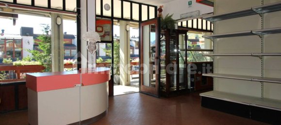 Propiedad comercial de 2 habitaciónes en Sestriere, Italy No. 71713 11