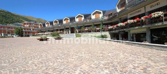 Propiedad comercial de 2 habitaciónes en Sestriere, Italy No. 71713 36