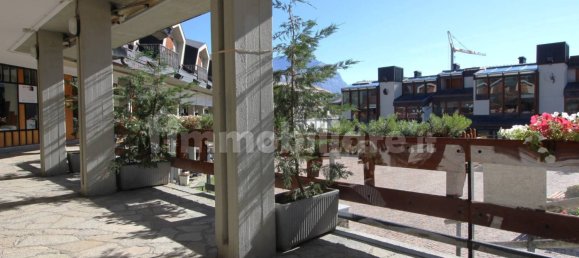 Propiedad comercial de 2 habitaciónes en Sestriere, Italy No. 71713 22