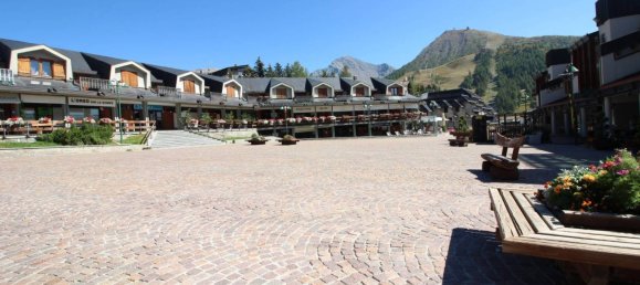 Propiedad comercial de 2 habitaciónes en Sestriere, Italy No. 71713 31