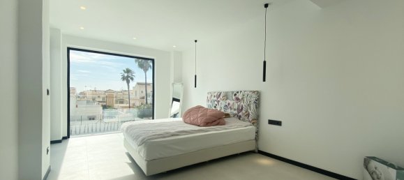 4 bedrooms Villa in Torrevieja, Spain No. 8873 24