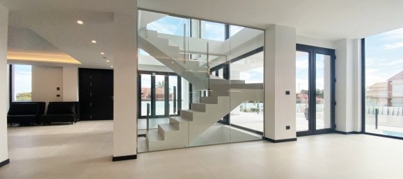 4 bedrooms Villa in Torrevieja, Spain No. 8873 30