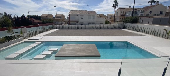 4 bedrooms Villa in Torrevieja, Spain No. 8873 3