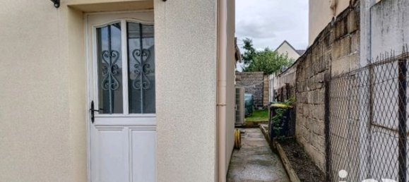 3 bedrooms House in Sevran, France No. 358480 12