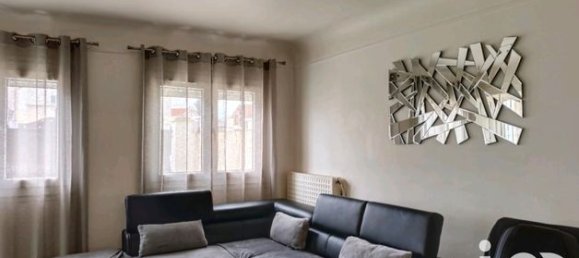 3 bedrooms House in Sevran, France No. 358480 2