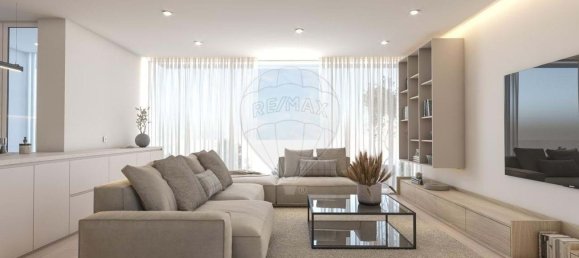 3 bedrooms Villa in Cascais, Portugal No. 164092 5