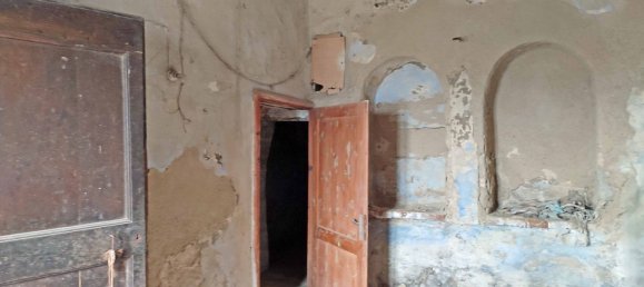 5 rooms Apartment in Castiglione d'Orcia, Italy No. 59268 4