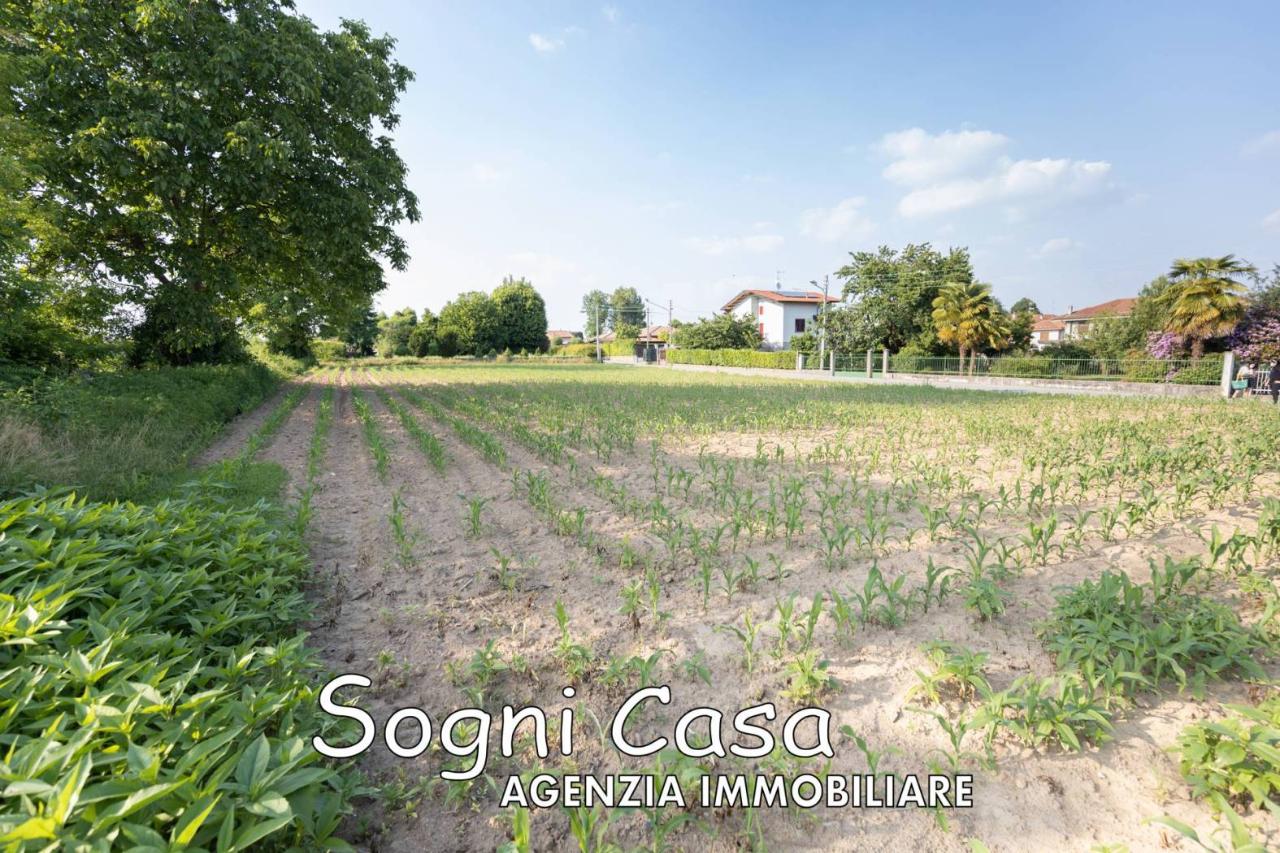 2830m² Land in Varallo Pombia, Italy No. 122525