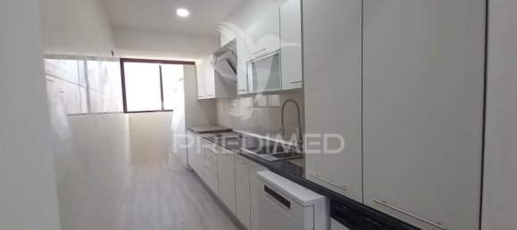 3 bedrooms Apartment in Costa da Caparica, Portugal No. 29506 3