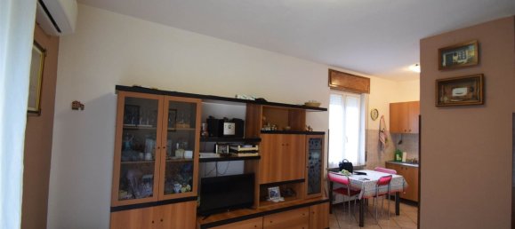 4 rooms Apartment in Carpaneto Piacentino, Italy No. 216359 8
