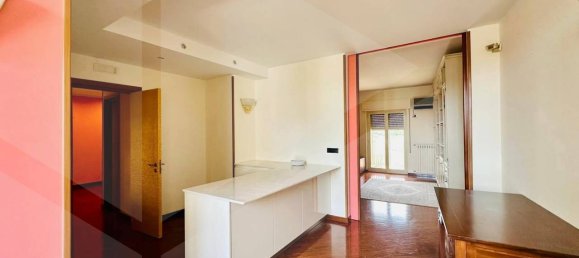 3 rooms Apartment in Capurso, Italy No. 29426 6