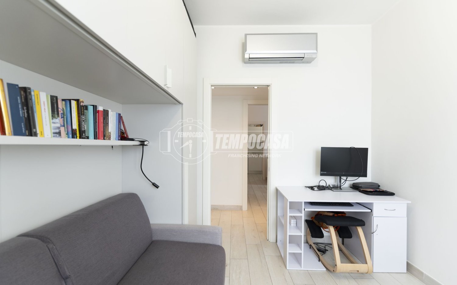 Apartamento de 3 habitaciónes en Milan, Italy No. 275869