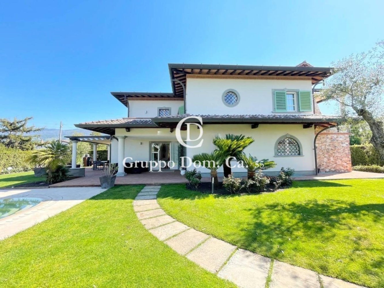 6 bedrooms Villa in Forte dei Marmi, Italy No. 36506