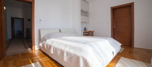 4 bedrooms Commercial property in Bar, Montenegro No. 161 13