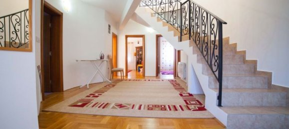 4 bedrooms Commercial property in Bar, Montenegro No. 161 3