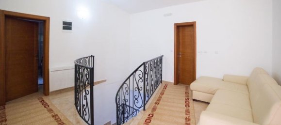 4 bedrooms Commercial property in Bar, Montenegro No. 161 6