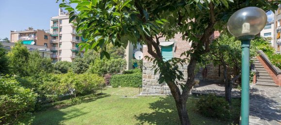 Квартира с 6 комнатами в Генуя, Италия № 278111 37