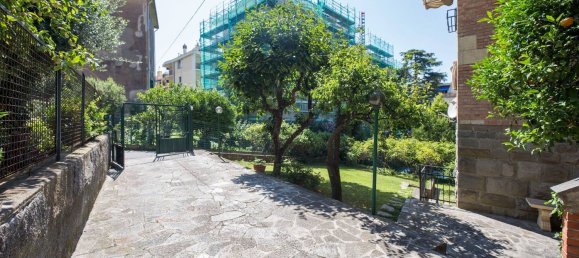 Квартира с 6 комнатами в Генуя, Италия № 278111 32