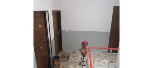 5 rooms Apartment in Lamezia Terme, Italy No. 35235 4