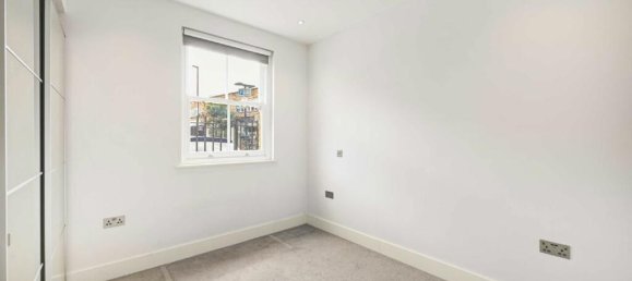 2 bedrooms House in Ealing, United Kingdom No. 5748 2