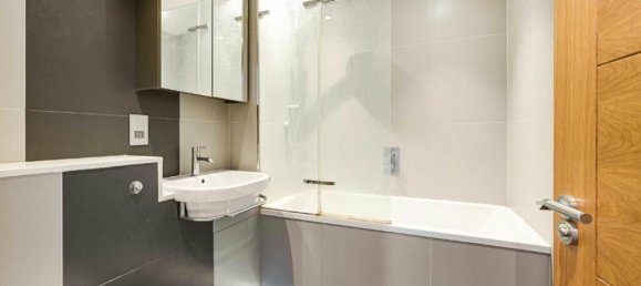 2 bedrooms House in Ealing, United Kingdom No. 5748 9