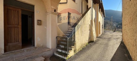 6 rooms House in Foligno, Italy No. 9139 3