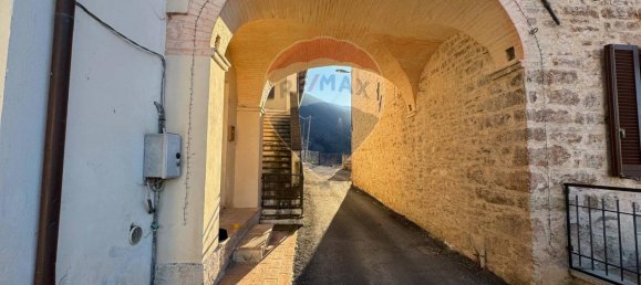 6 rooms House in Foligno, Italy No. 9139 38