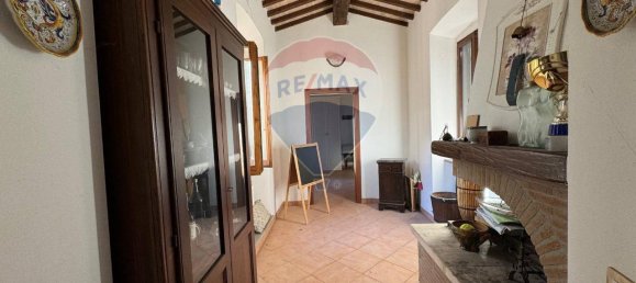 6 rooms House in Foligno, Italy No. 9139 21