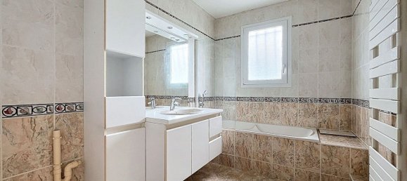 5 bedrooms House in Amboise, France No. 261527 13